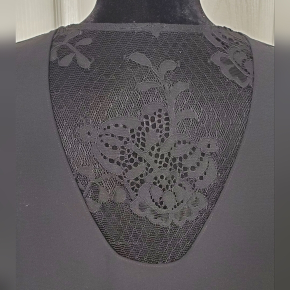 Cabi Tempest blouse, black with black lace underlay, sz M - Picture 4 of 10